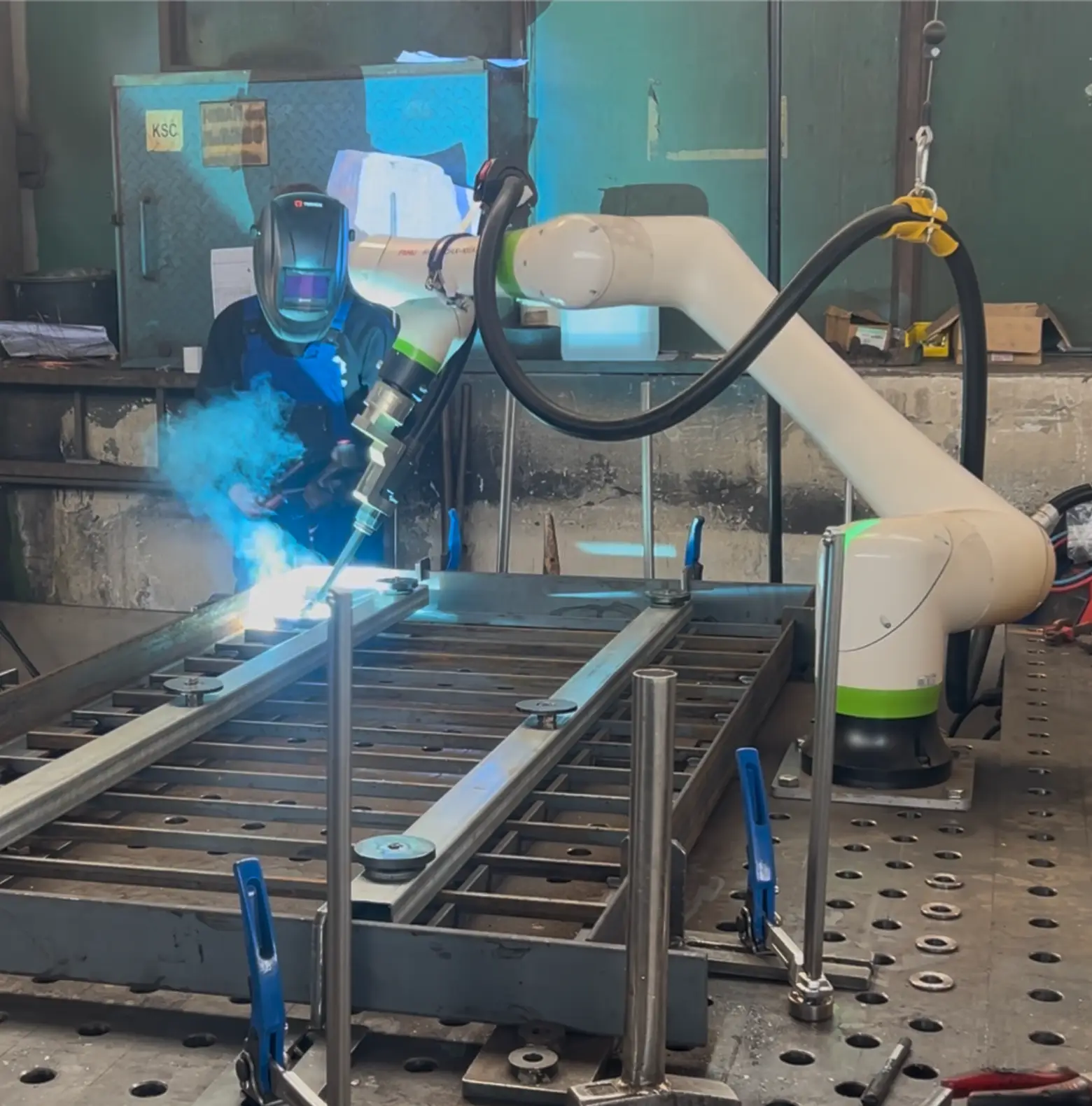 Robotic welding